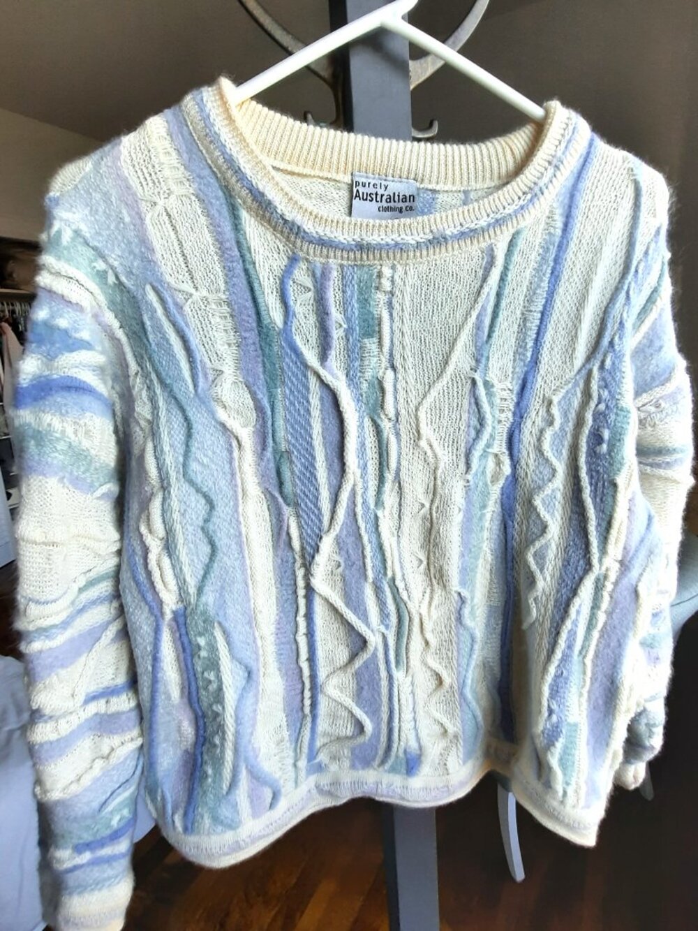 Purely Australian 100% Virgin Wool crew neck sweater - Picture 2 of 7